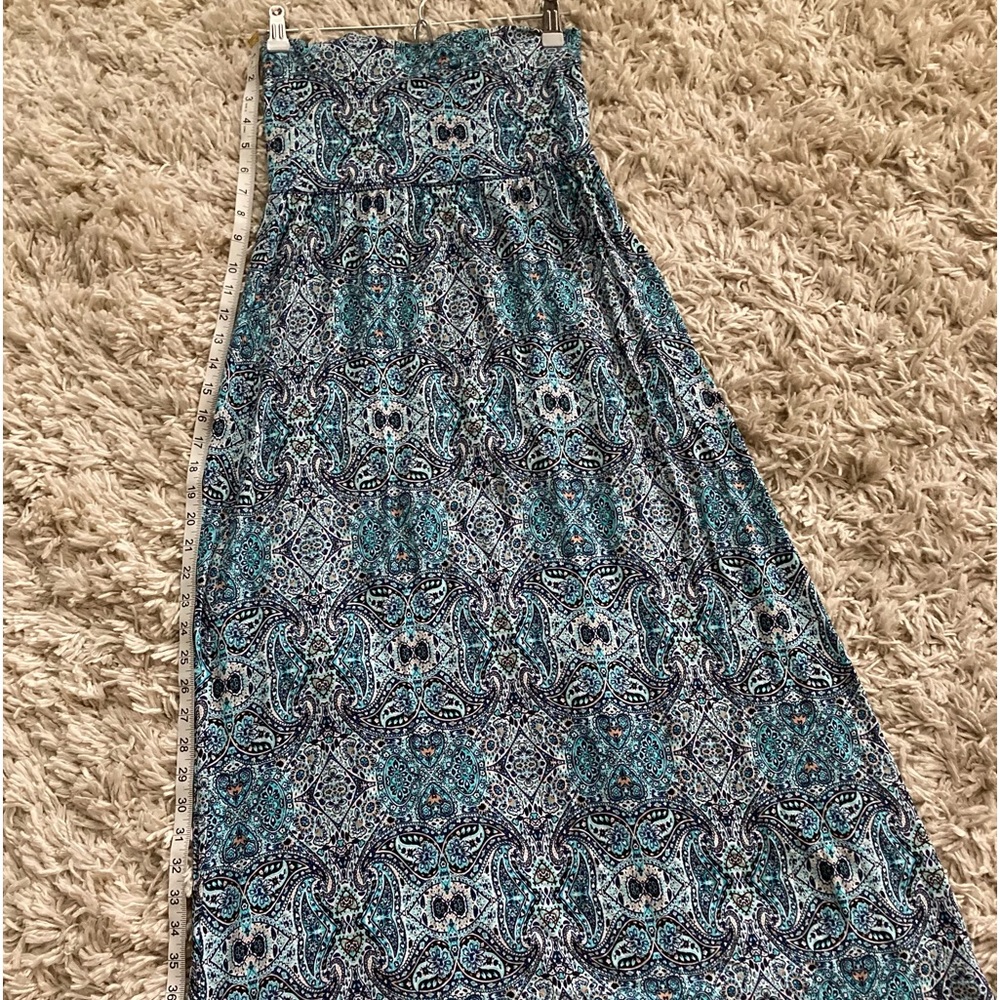 Dress - Picture 2 of 4